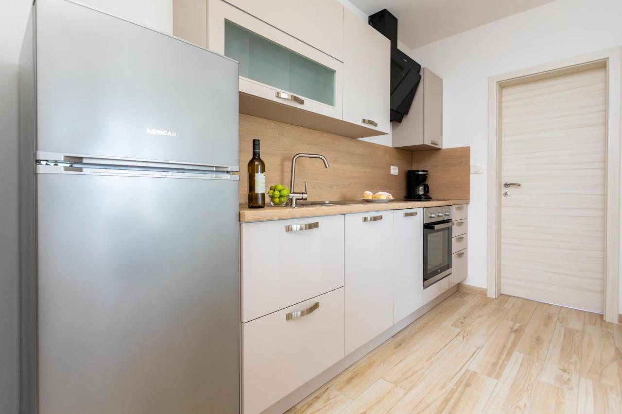 Apartments Jelena فانتاسيسي المظهر الخارجي الصورة