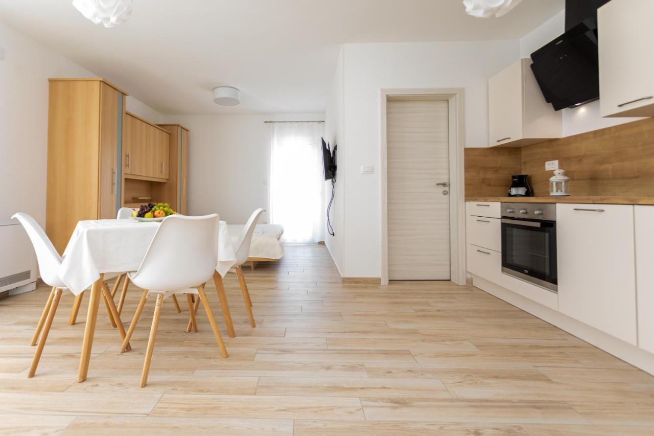 Apartments Jelena فانتاسيسي المظهر الخارجي الصورة