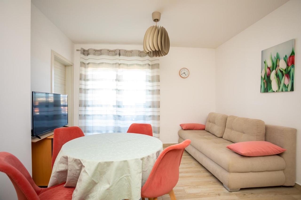 Apartments Jelena فانتاسيسي المظهر الخارجي الصورة