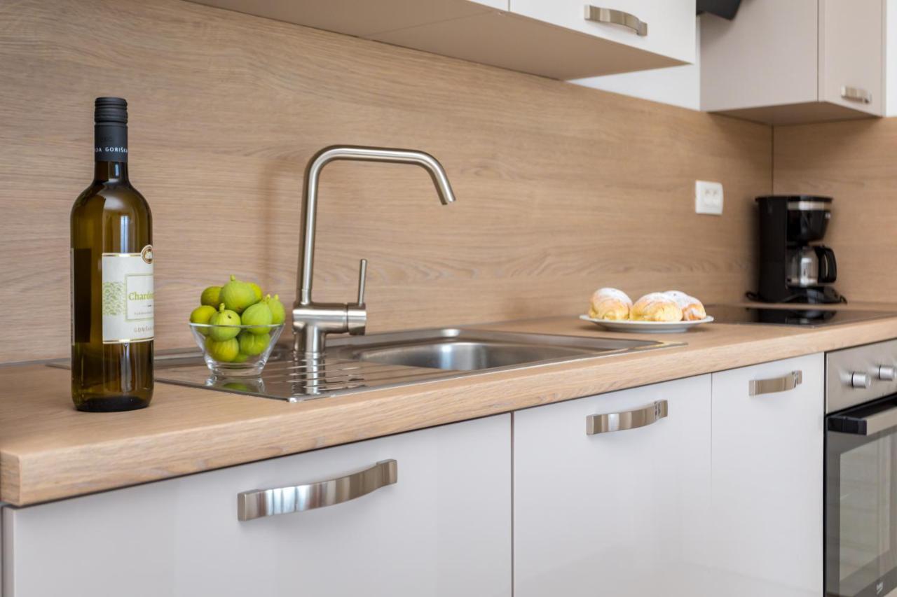Apartments Jelena فانتاسيسي المظهر الخارجي الصورة